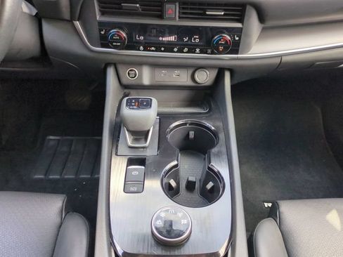 Used 2023 Nissan Rogue SV w/ SV Premium B Package AWD/4WD image 19