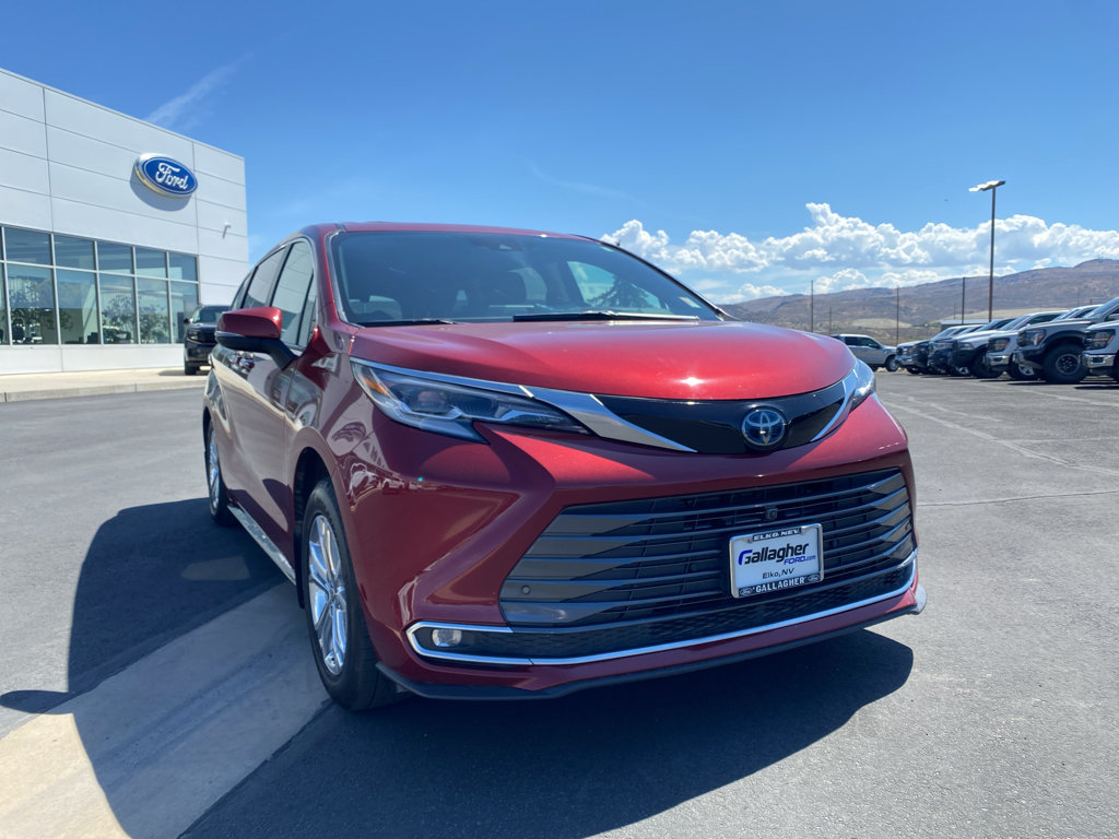 Used 2023 Toyota Sienna Platinum AWD/4WD image 20