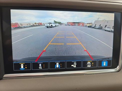 Used 2021 GMC Yukon Denali w/ Denali Premium Package image 25