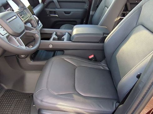 New 2026 Land Rover Defender 130 X-Dynamic SE image 16