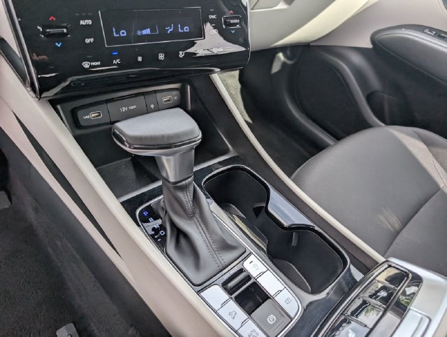 Certified 2024 Hyundai Tucson SEL FWD image 18