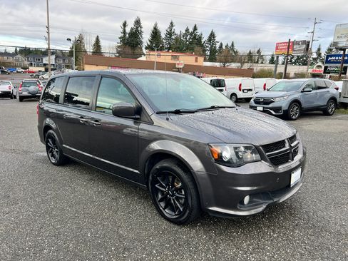 Used 2020 Dodge Grand Caravan GT image 3