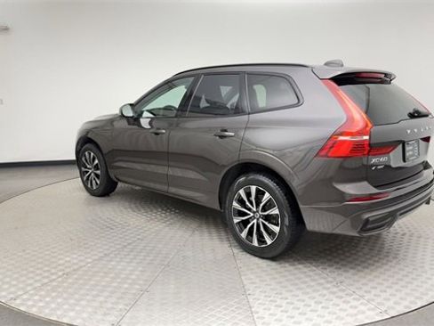 Certified 2025 Volvo XC60 B5 Plus image 4