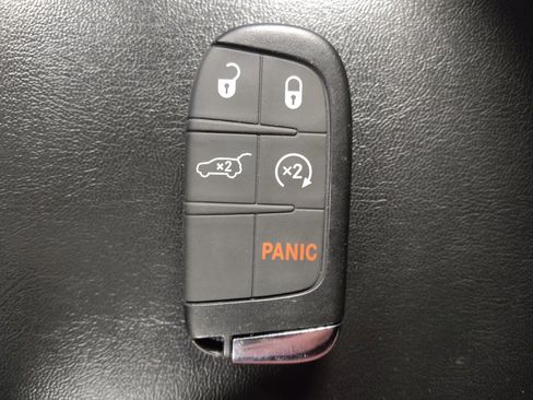 Used 2018 Jeep Compass Limited w/ Navigation Group AWD/4WD image 32