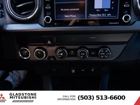 Used 2020 Toyota Tacoma TRD Off-Road AWD/4WD image 18