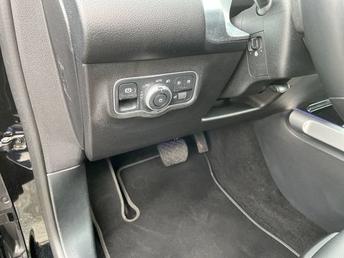 Used 2023 Mercedes-Benz GLB 250 4MATIC image 16