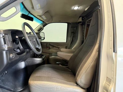 Used 2019 GMC Savana 2500 w/ Driver Convenience Package RWD image 10