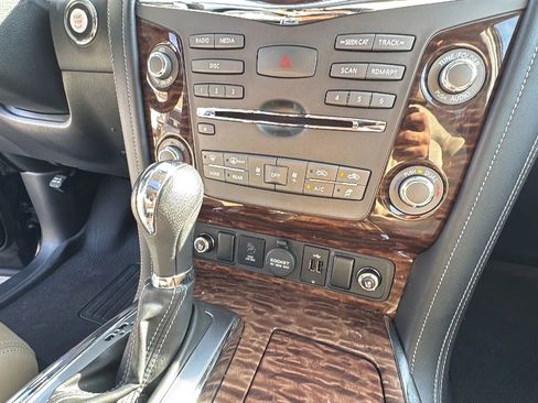 Used 2019 Nissan Armada Platinum w/ Interior Lighting Package AWD/4WD image 33