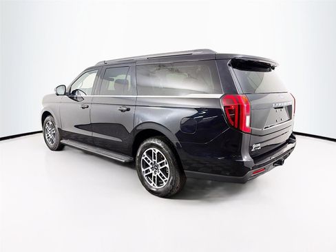 Used 2025 Ford Expedition Max Active AWD/4WD image 5
