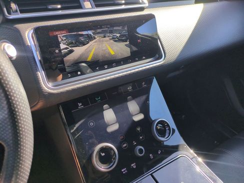 Used 2020 Land Rover Range Rover Velar S image 22