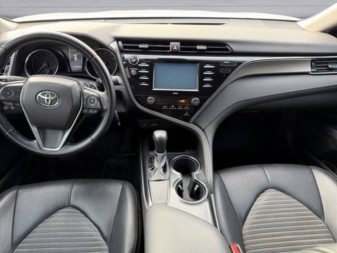 Used 2020 Toyota Camry SE image 13
