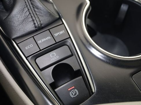 Used 2019 Toyota Camry XSE FWD image 24