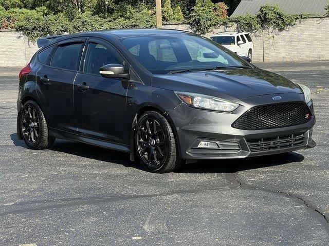 Used 2016 Ford Focus ST FWD image 7