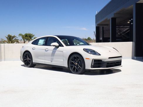 New 2026 Porsche Panamera image 7