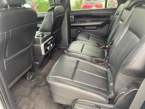 Used 2019 Ford Expedition XLT w/ Equipment Group 202A AWD/4WD image 13