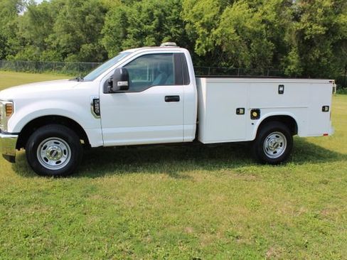 Used 2018 Ford F250 XL w/ Power Equipment Group image 3