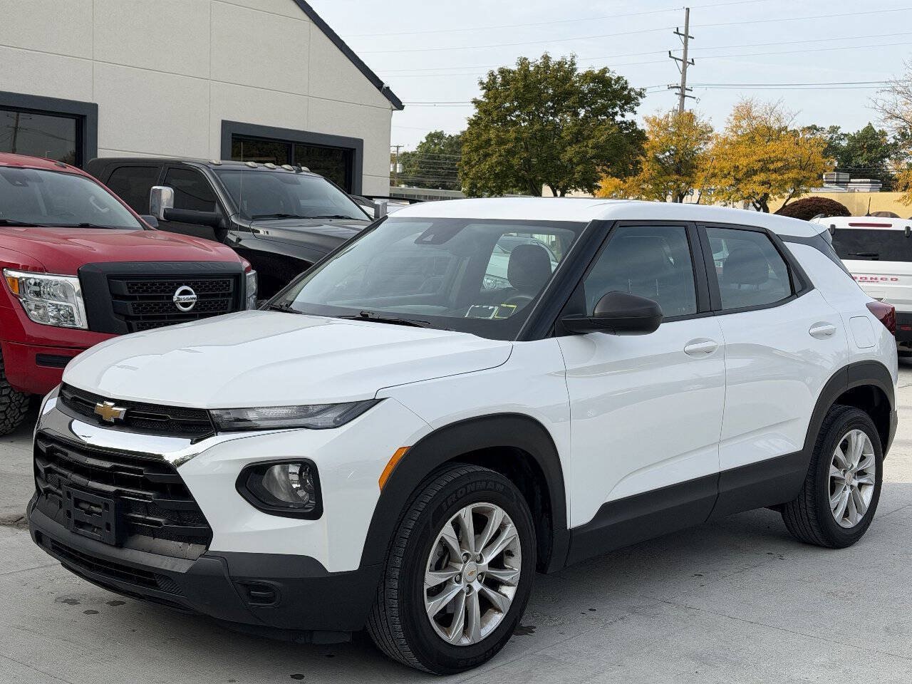 Used 2021 Chevrolet TrailBlazer LS FWD image 2