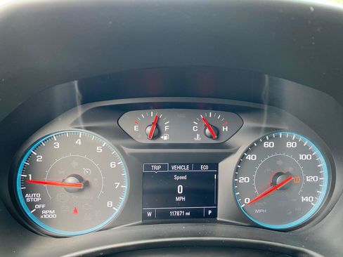 Used 2018 Chevrolet Equinox LS FWD image 17