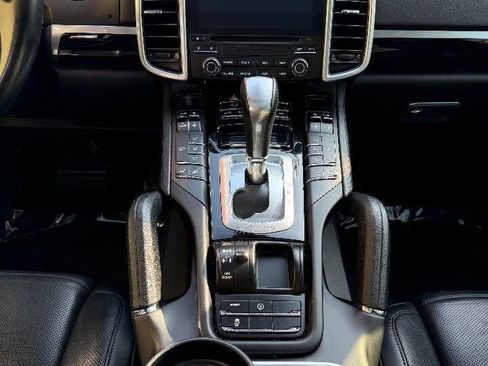 Used 2018 Porsche Cayenne Platinum Edition image 11