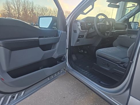 Used 2023 Ford F150 XLT image 34