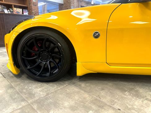 Used 2005 Nissan 350Z Touring image 9