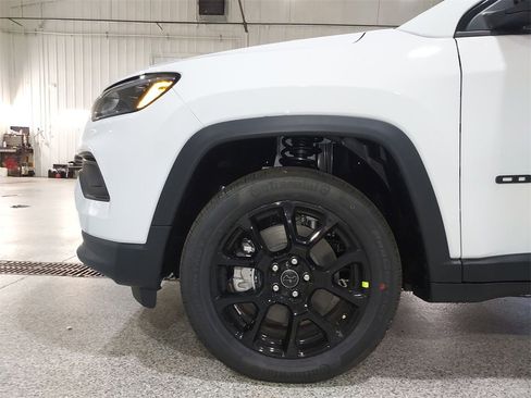 New 2026 Jeep Compass Latitude image 16