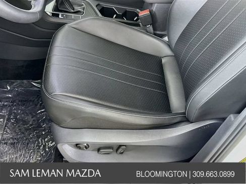 Used 2024 Volkswagen Tiguan SE FWD image 18