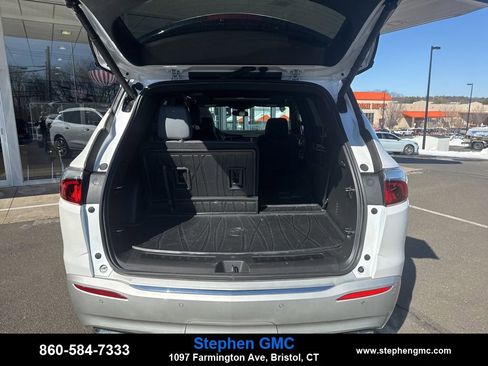 Used 2023 Buick Enclave Essence w/ Experience Buick Package image 29