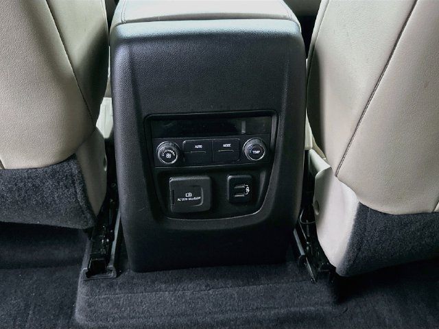 Used 2018 Buick Enclave Essence FWD image 27