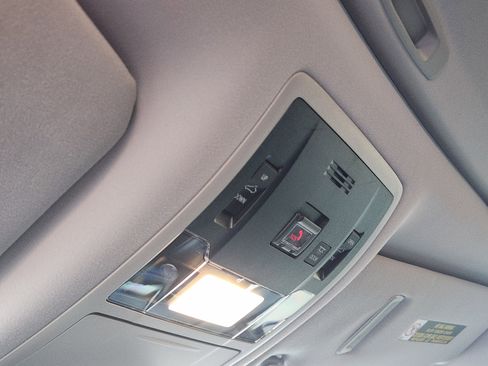 Used 2022 Lexus RX 450hL Luxury w/ Cold Area Package (CT) image 32