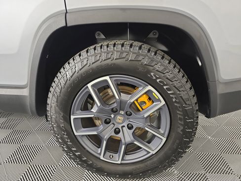 Used 2022 Rivian R1S Launch Edition image 10