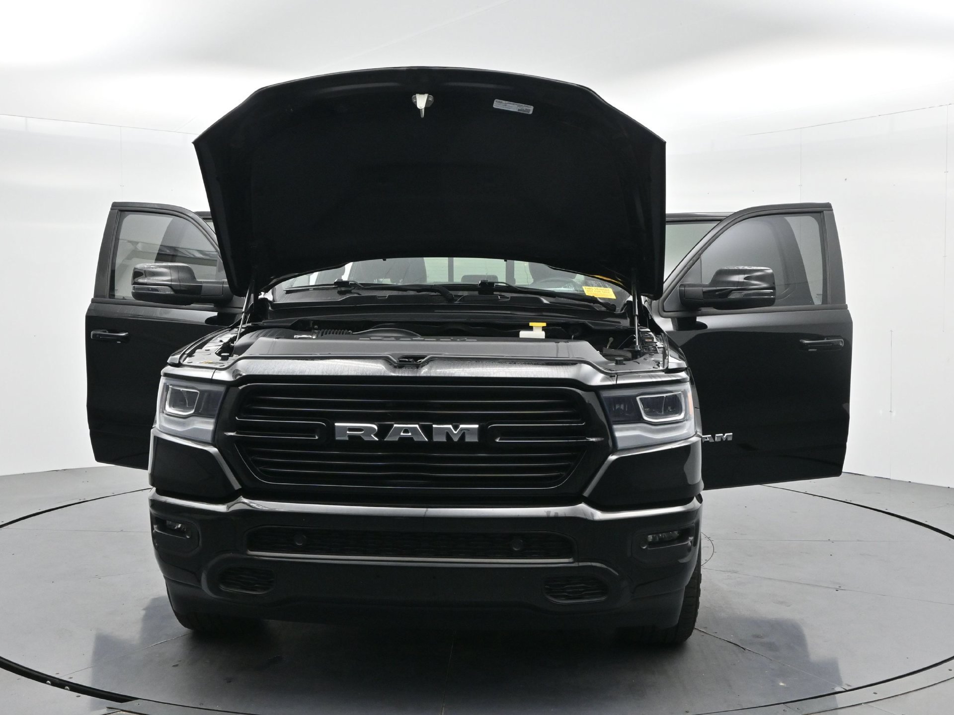 Used 2023 RAM 1500 Laramie AWD/4WD image 39