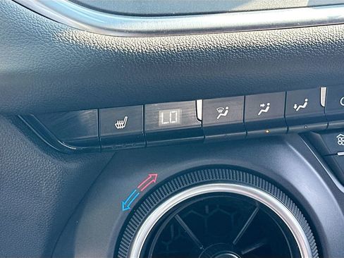 Used 2021 Chevrolet Blazer LT image 19