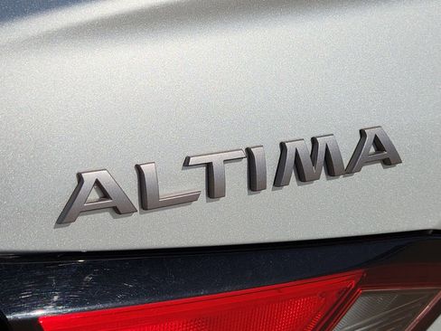 Used 2023 Nissan Altima 2.5 SL image 12