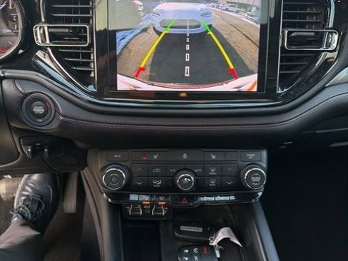 Used 2022 Dodge Durango R/T w/ Blacktop Package image 8