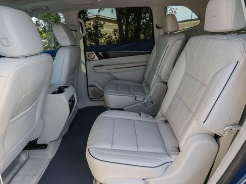 New 2026 Buick Enclave Avenir w/ Super Cruise Package FWD image 28