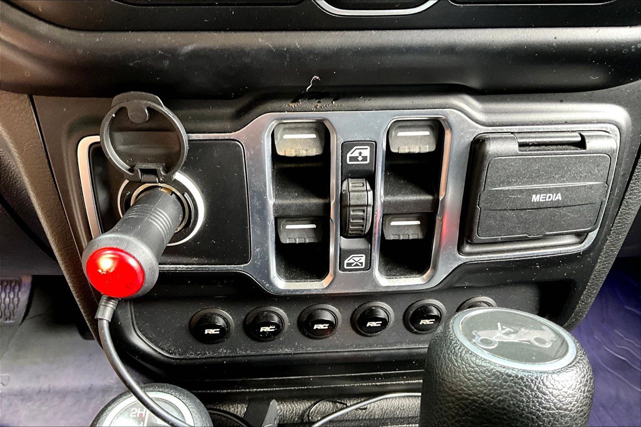 Used 2020 Jeep Wrangler Unlimited Sport AWD/4WD image 24
