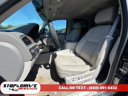 Used 2009 Chevrolet Tahoe LTZ AWD/4WD image 16
