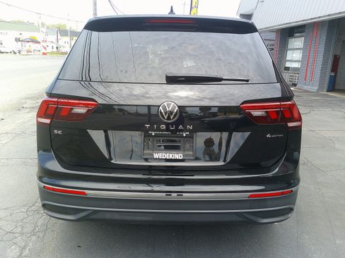 Used 2022 Volkswagen Tiguan SE AWD/4WD image 4