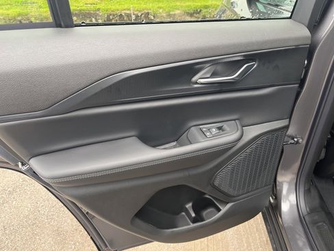 New 2025 Jeep Grand Cherokee Altitude image 15