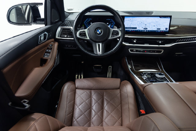 Certified 2024 BMW X5 M60i AWD/4WD image 3