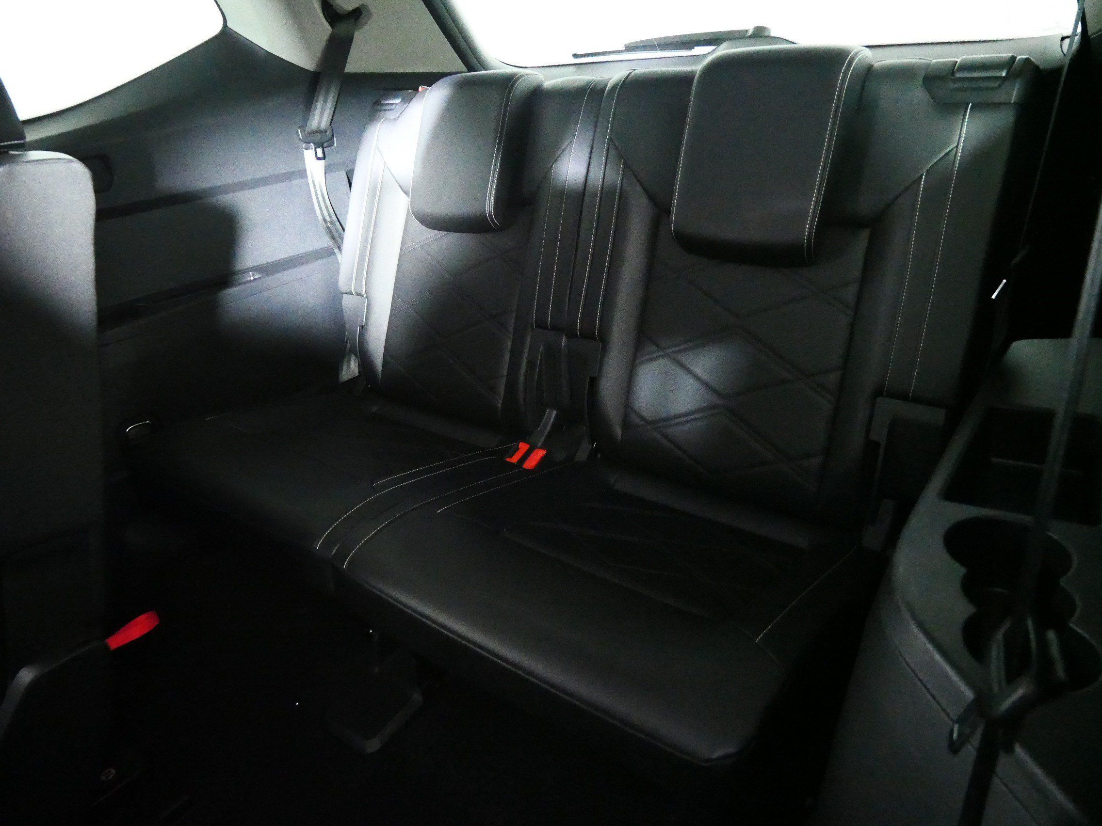 Used 2024 Volkswagen Atlas SE AWD/4WD image 33