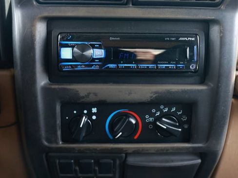 Used 1999 Jeep Wrangler Sport AWD/4WD image 32