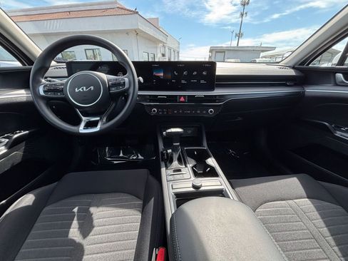 Used 2025 Kia K5 LXS FWD image 32