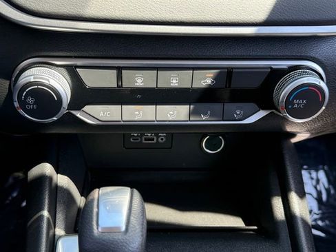 Certified 2025 Nissan Altima 2.5 S FWD image 18