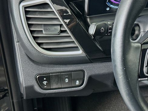 Used 2025 Kia Seltos S FWD image 17