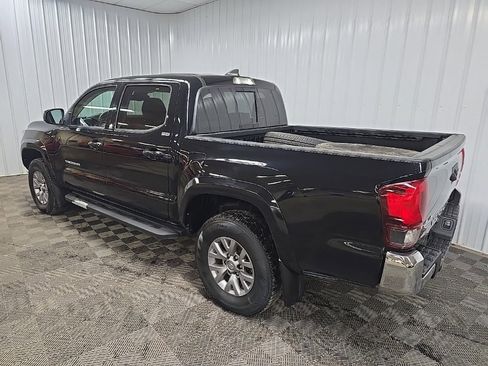 Used 2018 Toyota Tacoma SR5 image 9