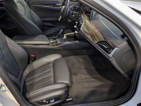 Used 2023 BMW 530e image 30