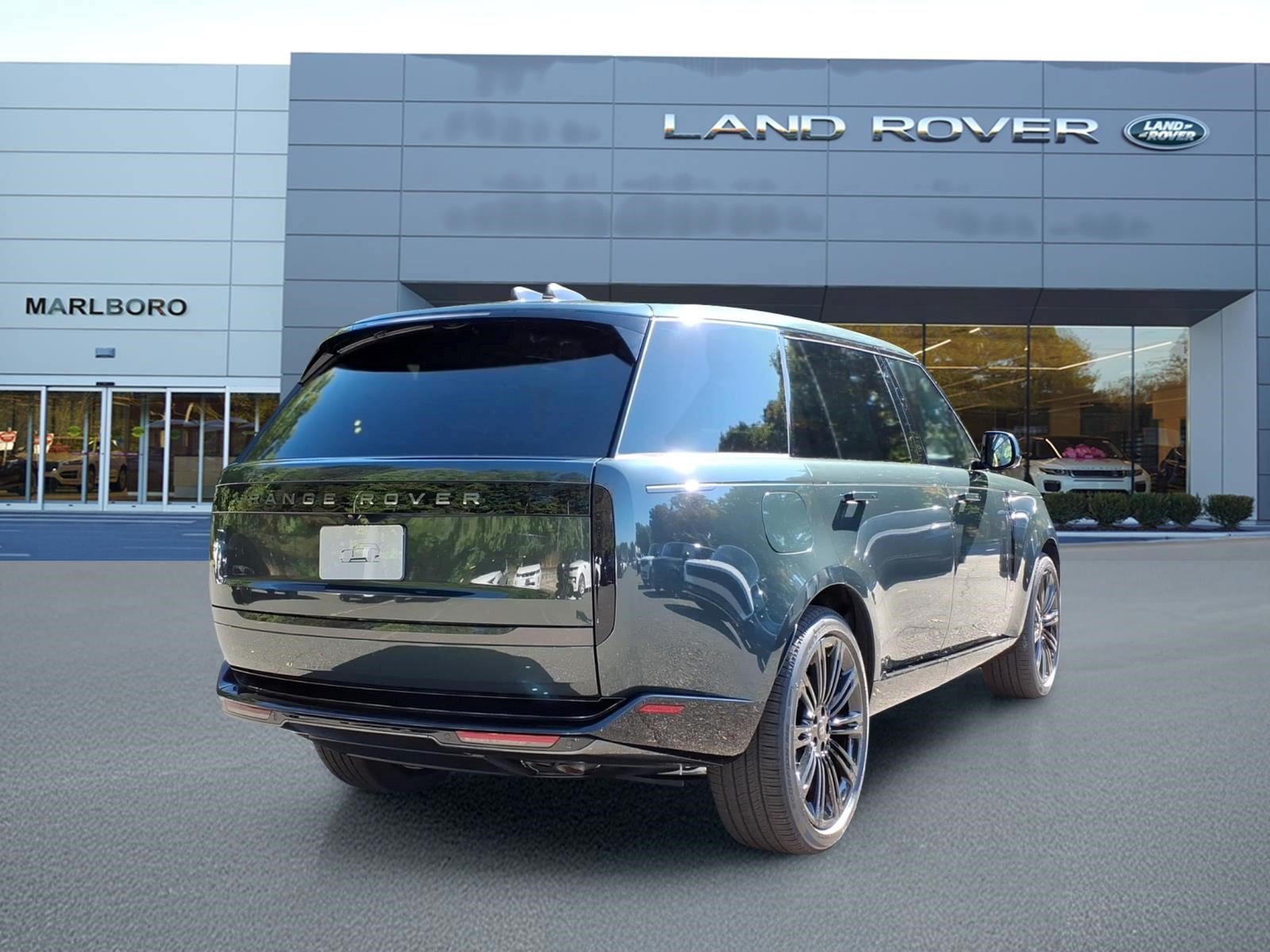 New 2027 Land Rover Range Rover Long Wheelbase SE AWD/4WD image 2