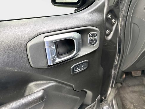 Used 2023 Jeep Gladiator Sport AWD/4WD image 14